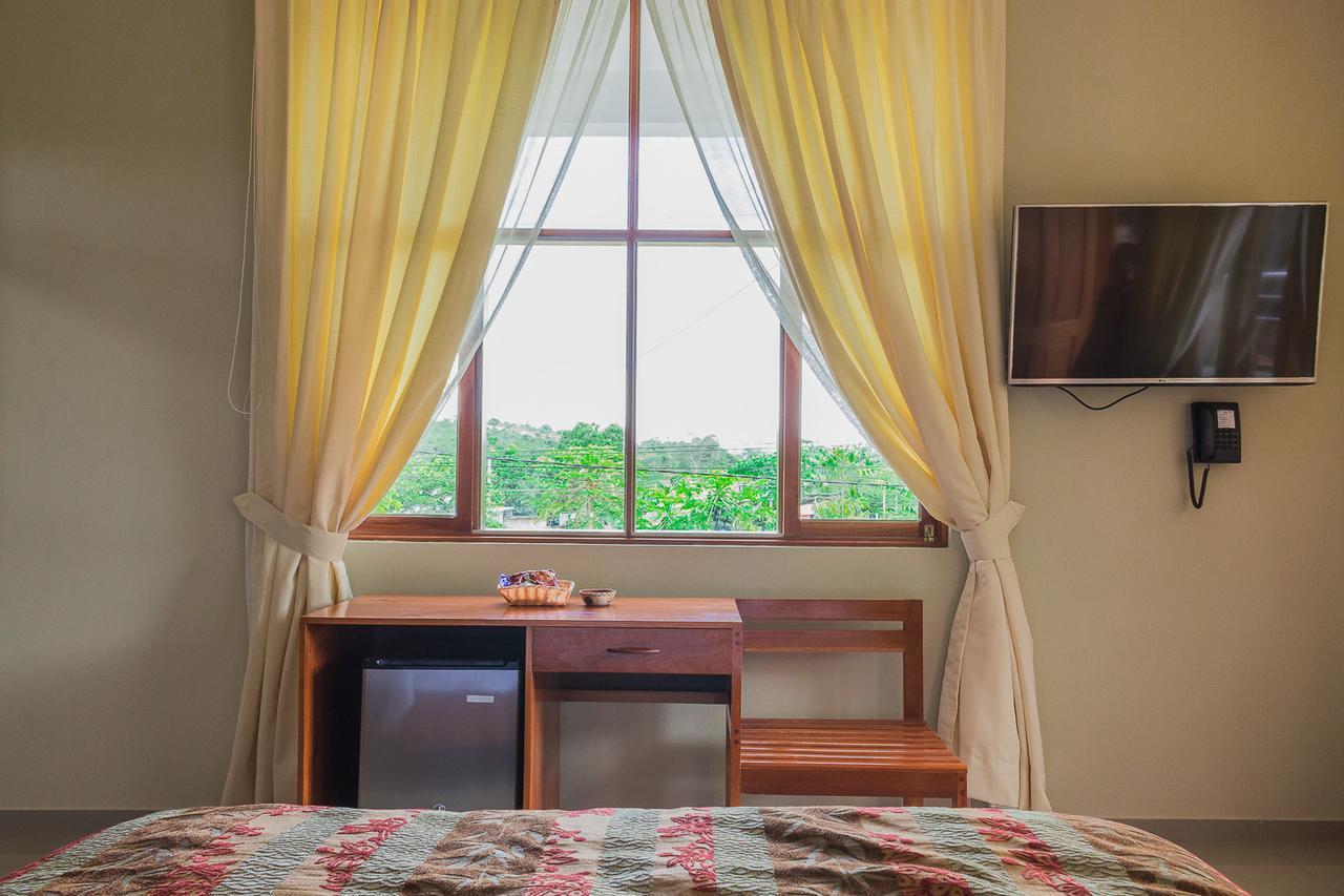 La Floresta Tarapoto Hostal Zewnętrze zdjęcie